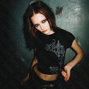 Baby Tee med Punk Print til Kvinder i Y2K Stil